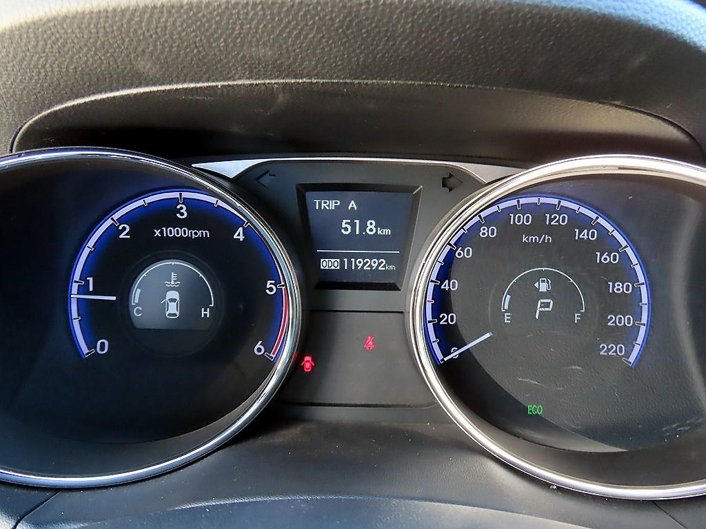 2013 Hyundai Tucson ix Blanco - Miniatura 9