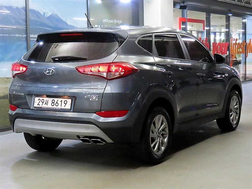 2018 Hyundai Tucson Diesel Gris - Miniatura 4