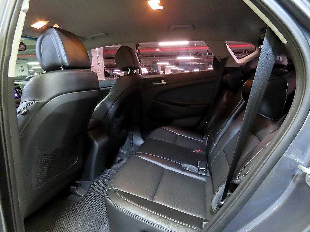 2018 Hyundai Tucson Diesel Gris - Miniatura 7