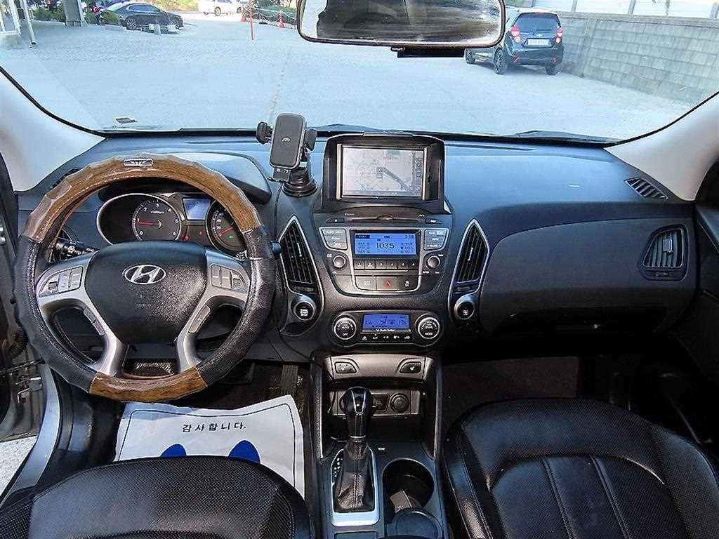 2014 Hyundai Tucson iX Gris - Miniatura 7