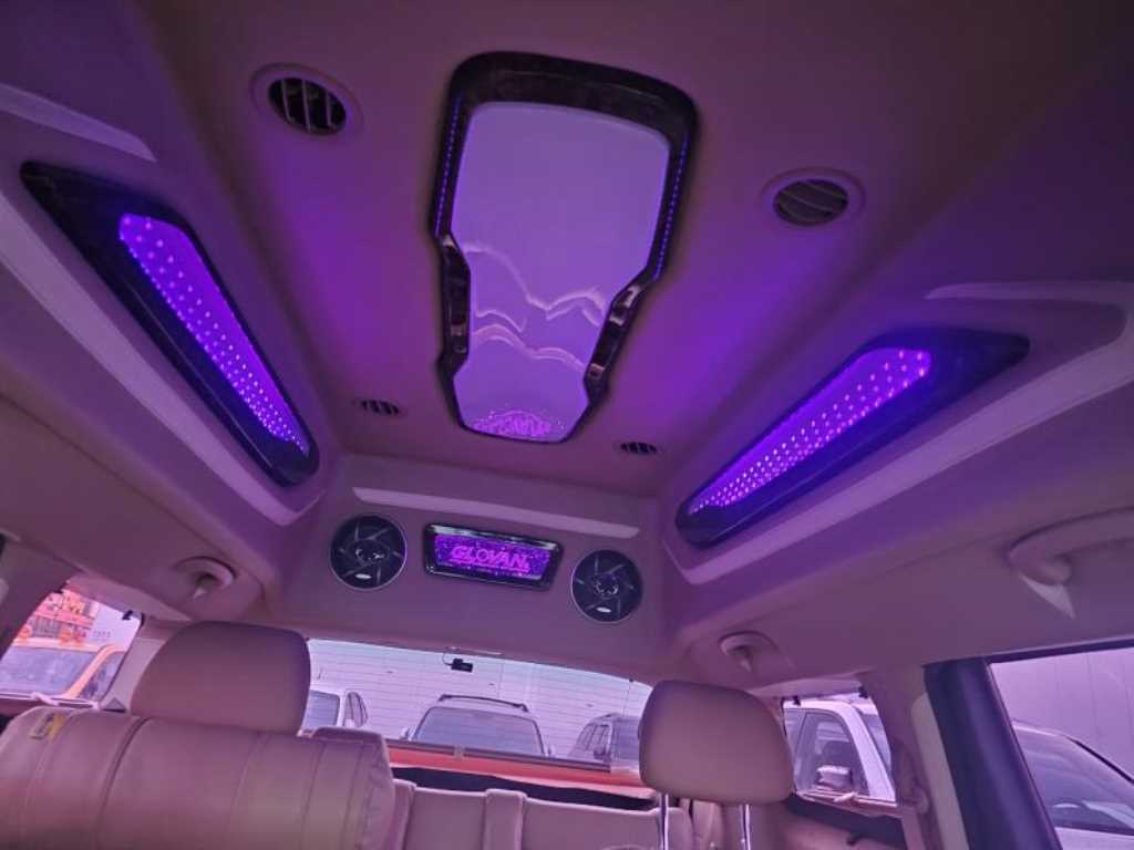 2017 Kia Carnival Gasoline Blanco - Miniatura 8