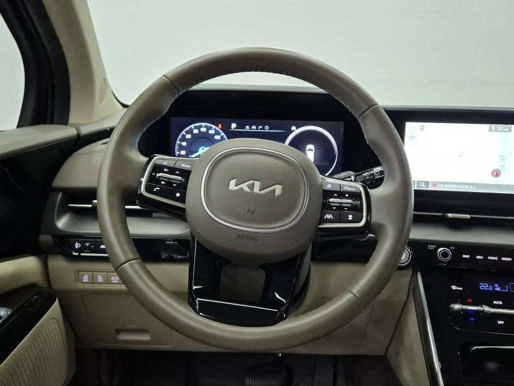 2023 Kia Carnival 4th Negro - Miniatura 9