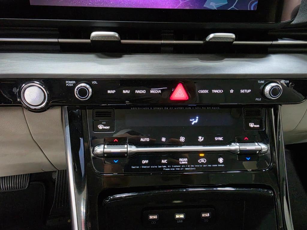 2021 Kia Carnival 4th Negro - Miniatura 10