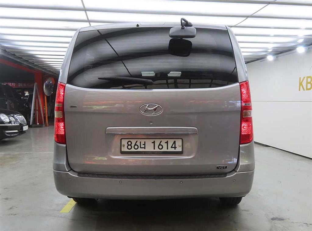 2012 Hyundai Starex Van Plata - Miniatura 3