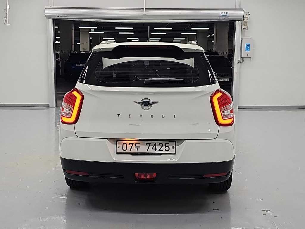 2018 SsangYong Tivoli Air - Miniatura 3