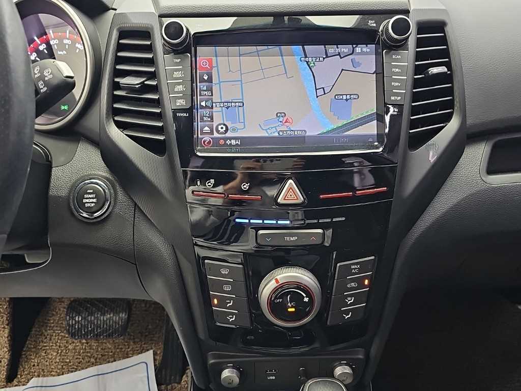 2018 SsangYong Tivoli Air - Miniatura 10