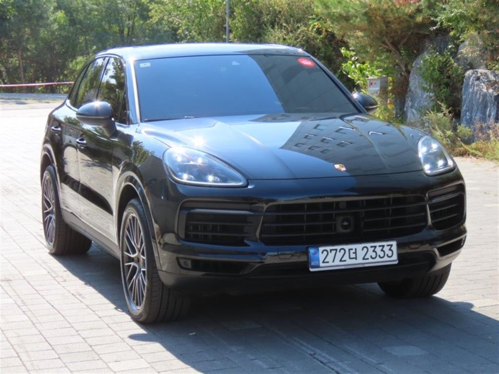 2020 Porsche Cayenne Ref 428090 Gasoline - Miniatura 2