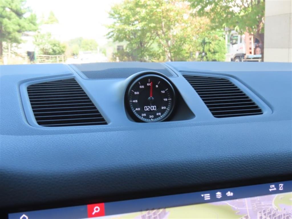 2020 Porsche Cayenne Ref 428090 Gasoline - Miniatura 9