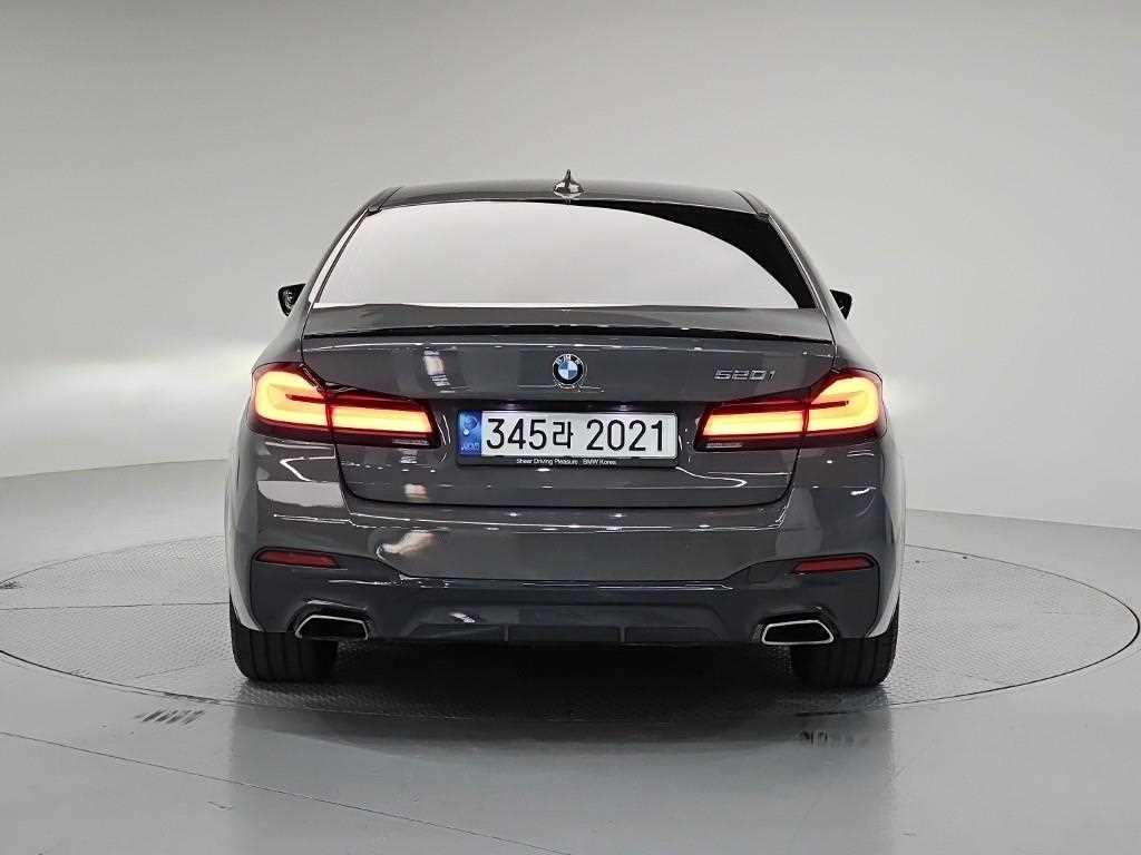 2021 BMW Serie 5 5 Series Ref 428088 Gasoline Gris - Miniatura 3