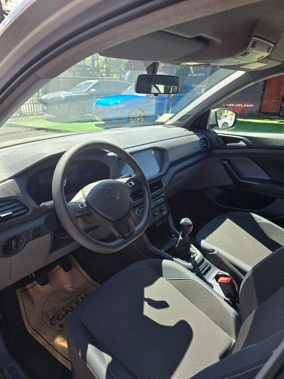 2023 Volkswagen T Cross Plata - Miniatura 8