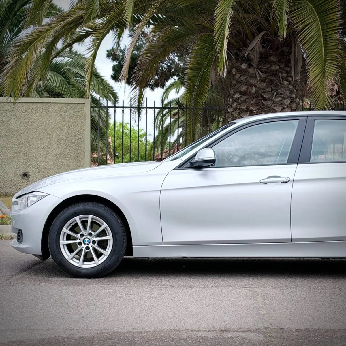 2015 BMW 320i - Miniatura 5