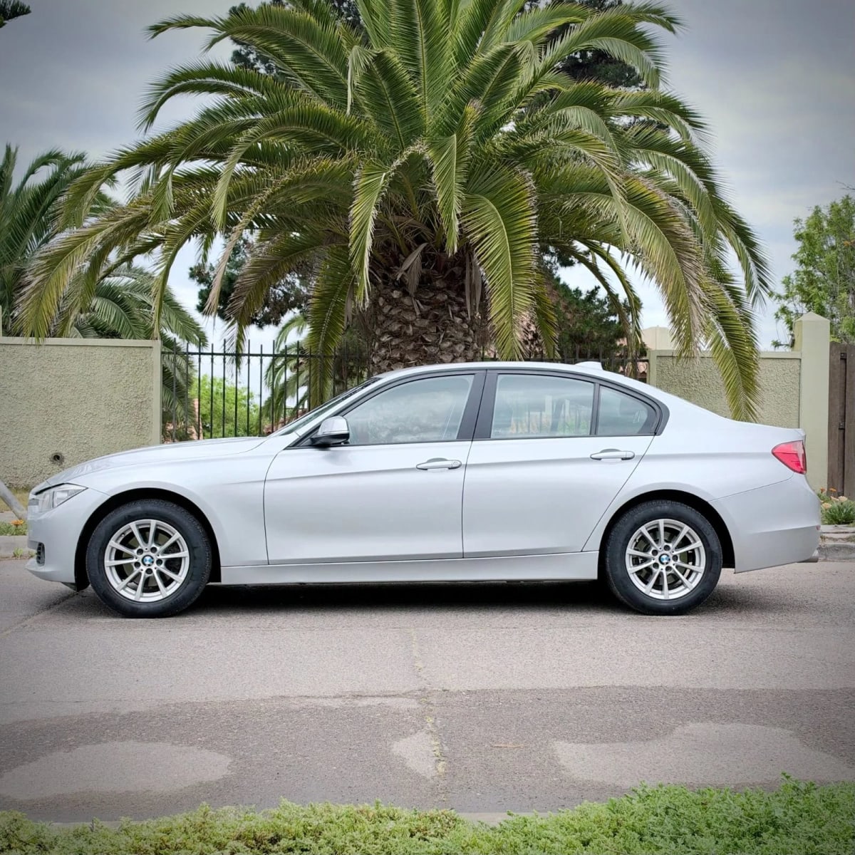 2015 BMW 320i - Miniatura 8