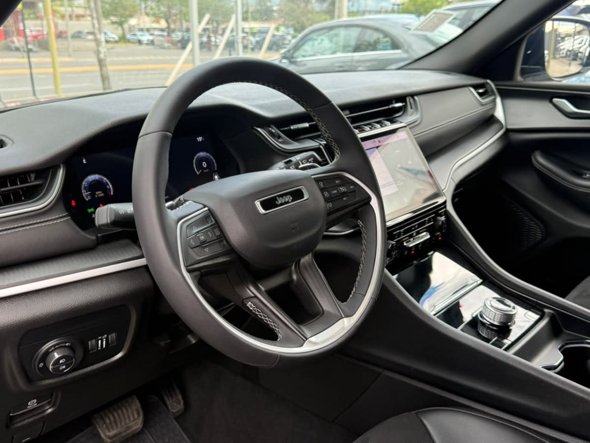 2024 Jeep Grand Cherokee LAREDO Plata - Miniatura 9