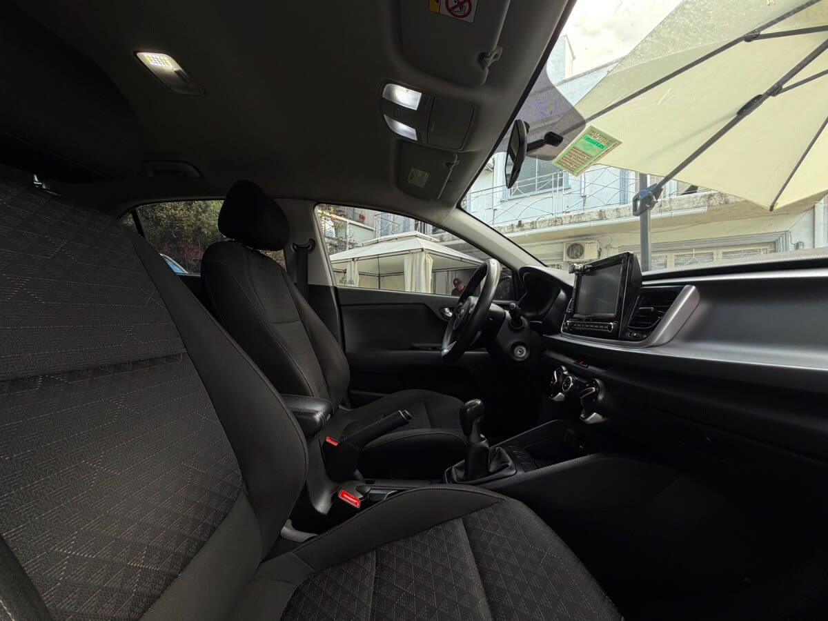 2021 Kia RÍO 5 EX Gris - Miniatura 10