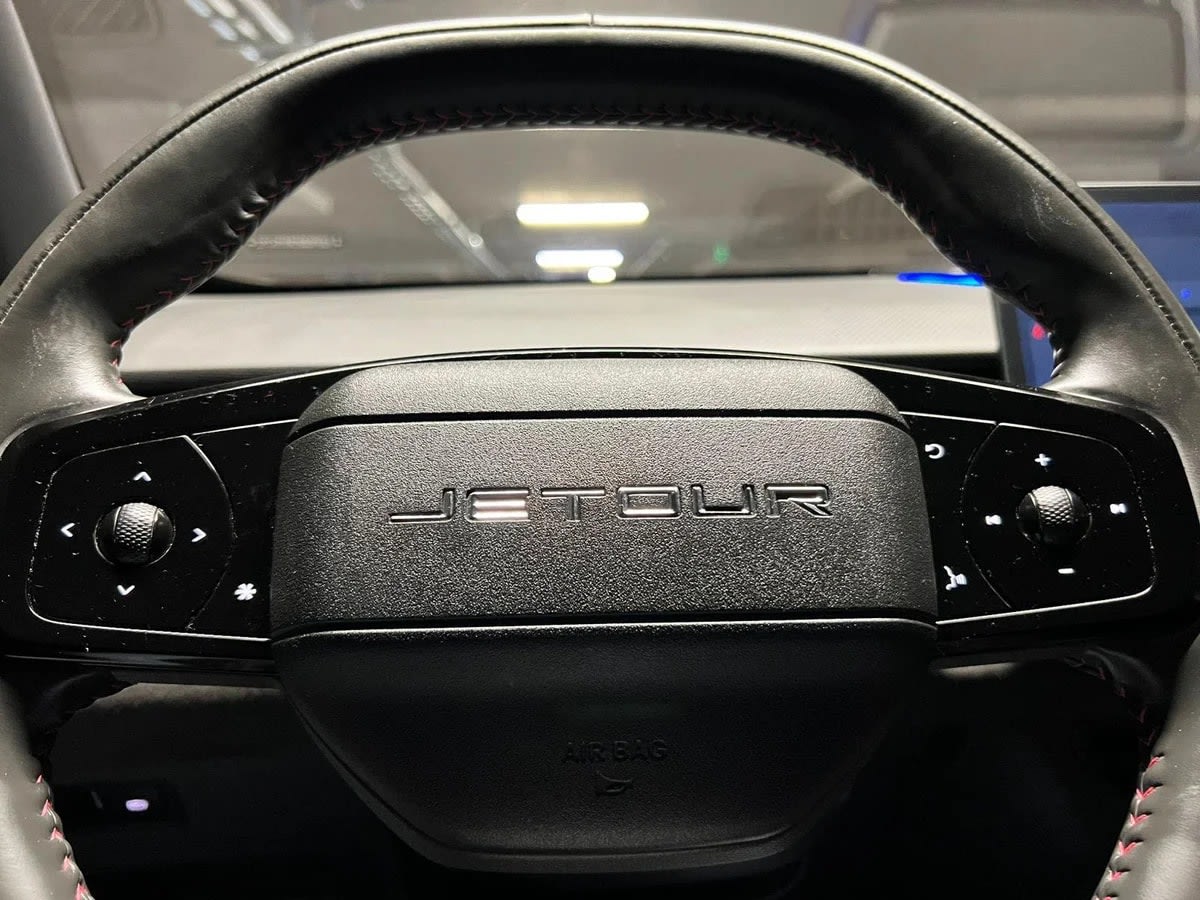 2024 Jetour Dashing 1.6 Negro - Miniatura 2