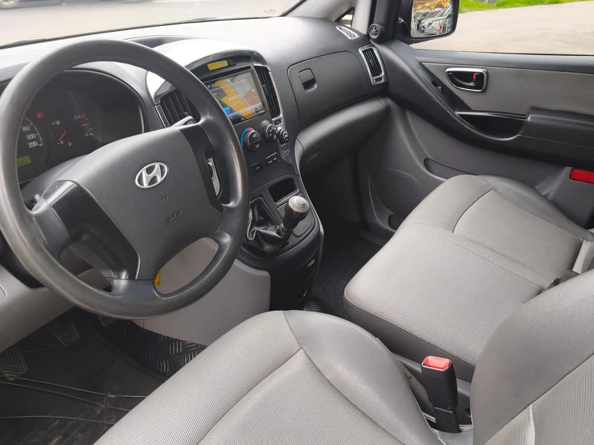 2011 Hyundai Grand Starex 2.5 CLASE B Plata - Miniatura 7
