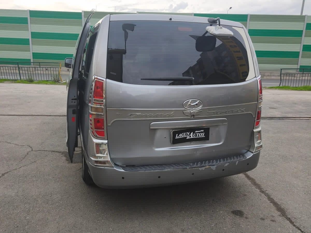 2011 Hyundai Grand Starex 2.5 CLASE B Plata - Miniatura 8