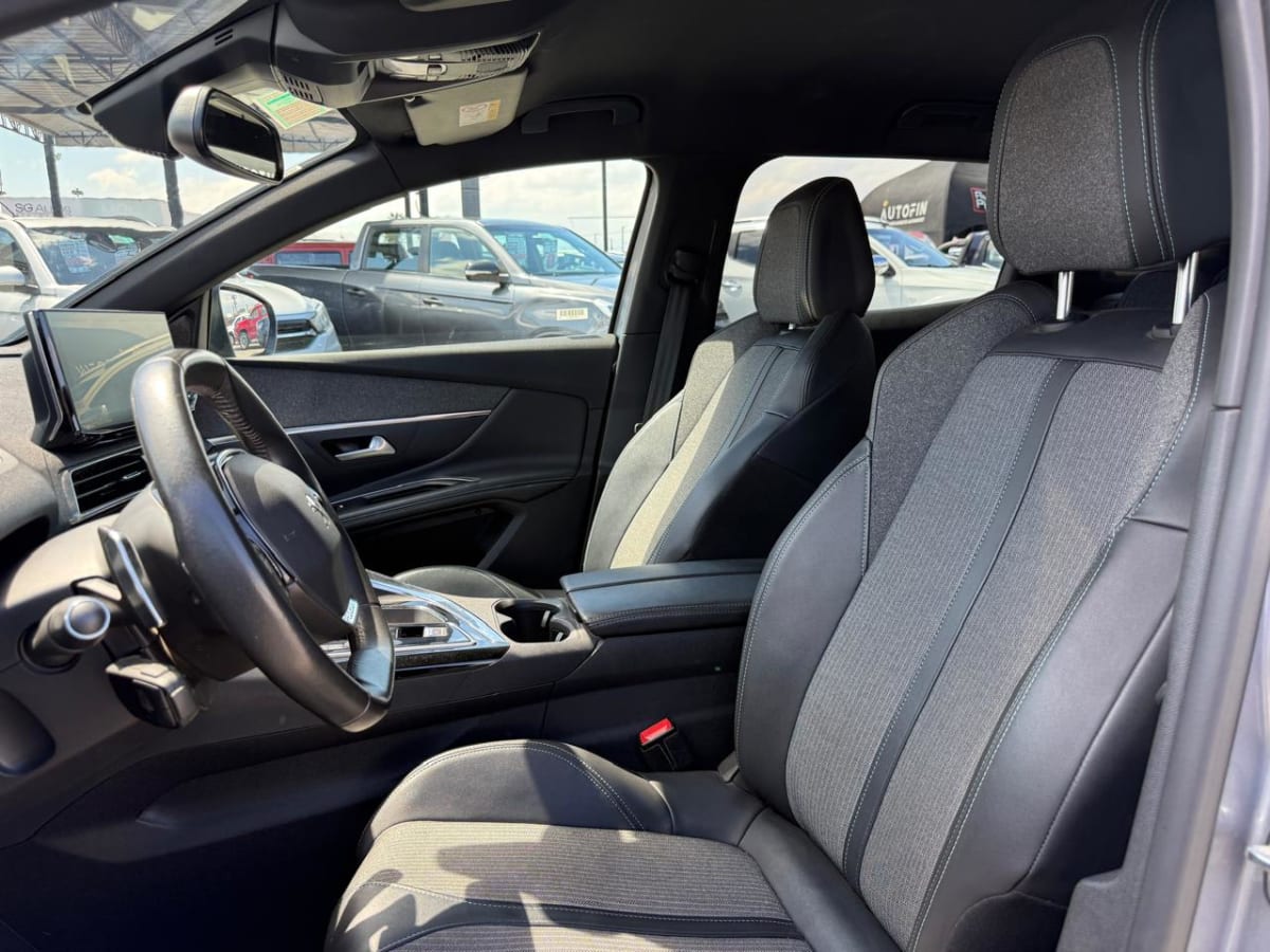 2025 Peugeot 3008 THP 165hp Gris - Miniatura 10