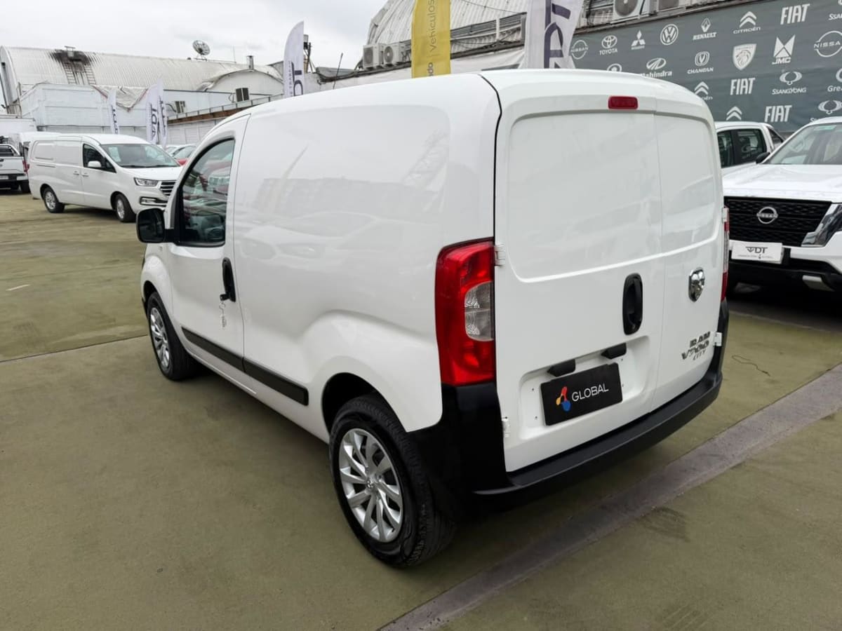 2023 RAM VAN 700 CITY 700 Blanco - Miniatura 6