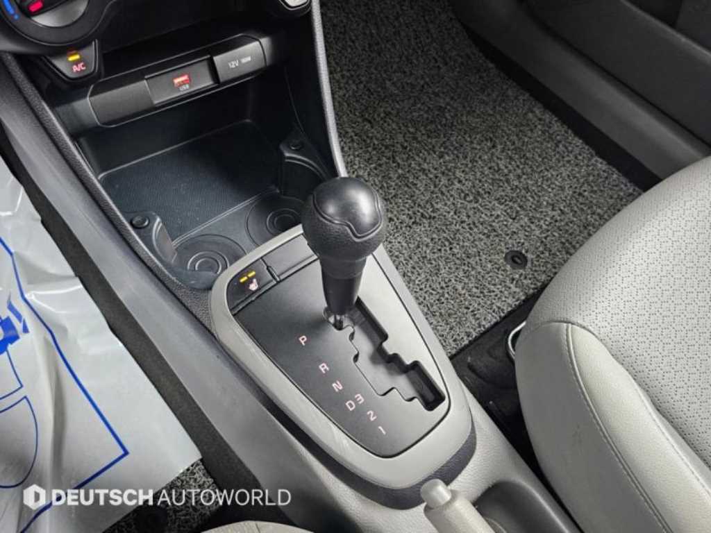 2021 KIA Morning Ref 428414 Gasoline Blanco - Miniatura 9