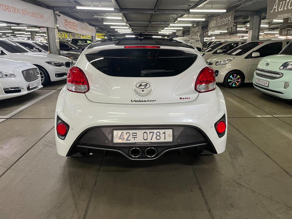 2016 Hyundai Veloster 1.6 Blanco - Miniatura 3