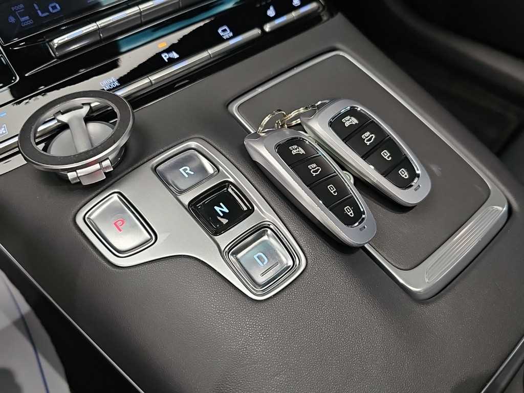 2020 Hyundai Grandeur IG Gris - Miniatura 8