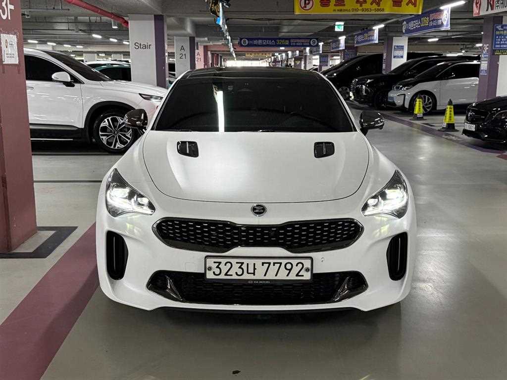 2021 Kia Stinger Meister Azul - Miniatura 2
