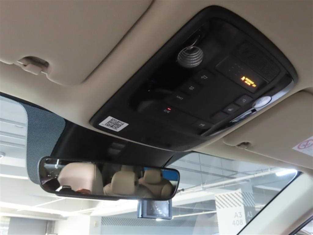 2021 Kia Carnival 4th Negro - Miniatura 10