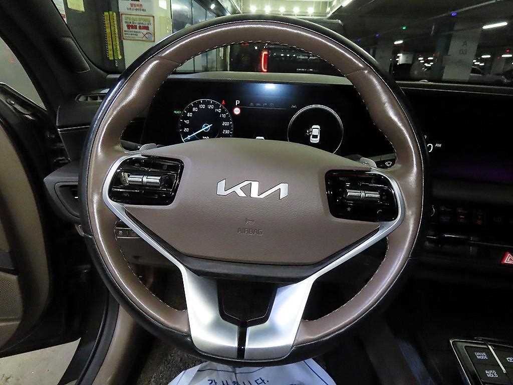 2022 Kia K8 Hybrid Gris - Miniatura 8