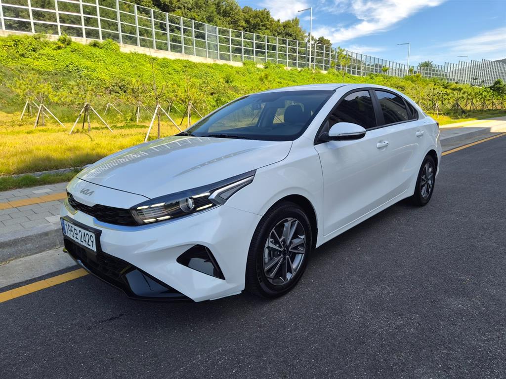 2024 Kia K3 2nd Blanco - Imagen 1