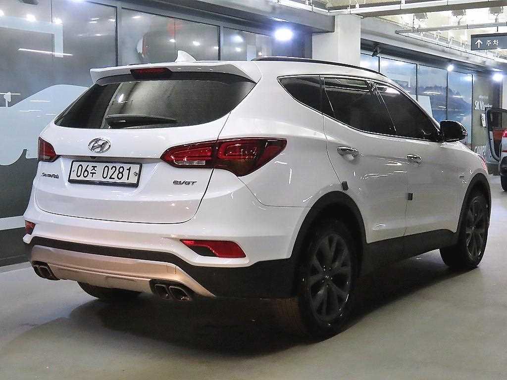 2017 Hyundai Santa Fe The Blanco - Miniatura 4
