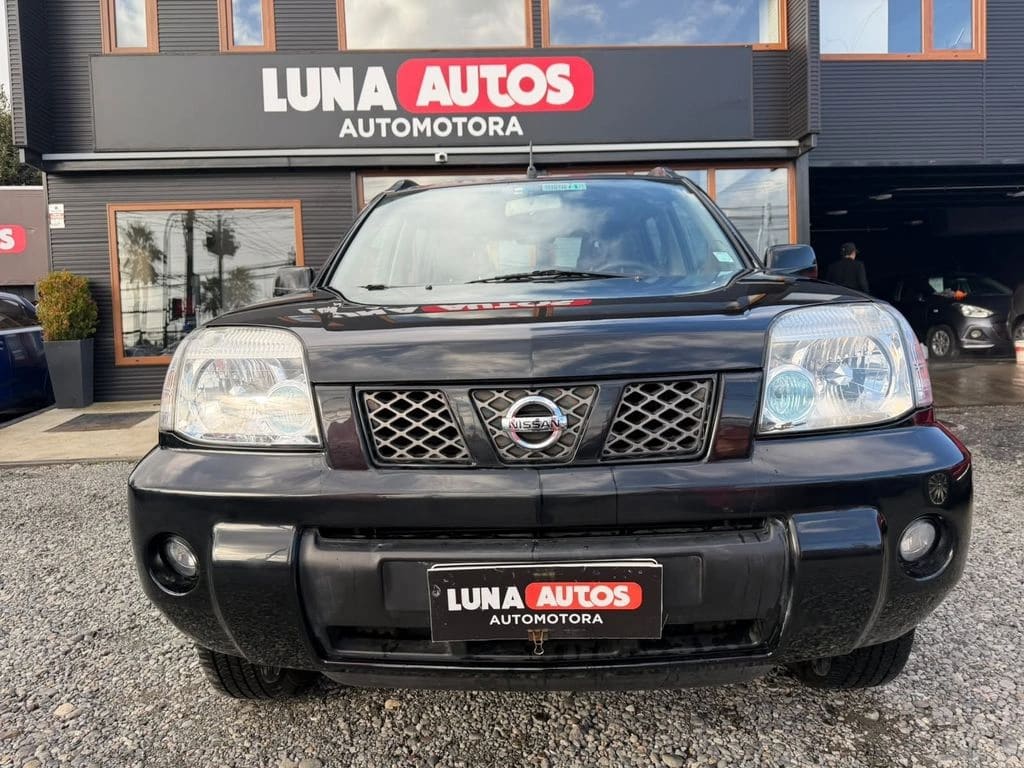 2011 Nissan X-TRAIL 2.5 - Miniatura 2