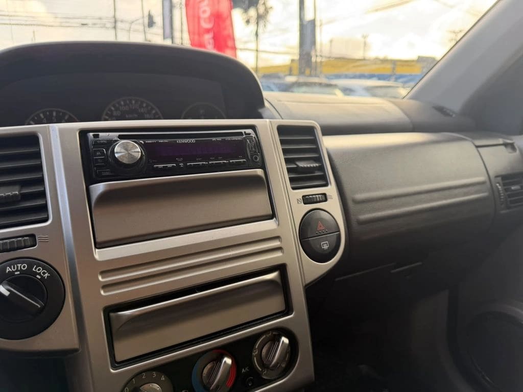 2011 Nissan X-TRAIL 2.5 - Miniatura 8
