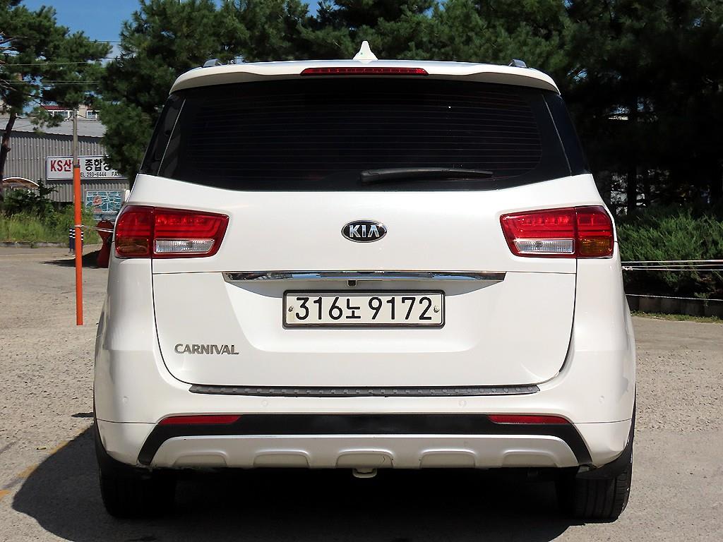 2018 Kia Carnival Diesel Blanco - Miniatura 4