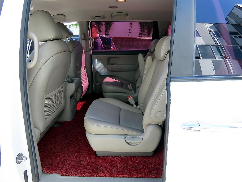 2018 Kia Carnival Diesel Blanco - Miniatura 6
