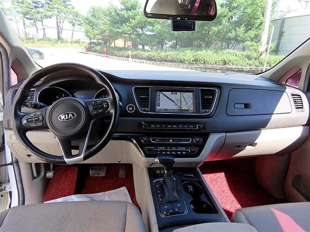 2018 Kia Carnival Diesel Blanco - Miniatura 8