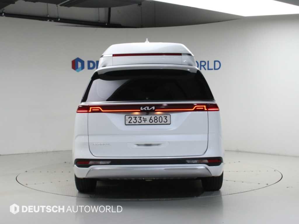 2023 Kia Carnival 4th - Miniatura 4