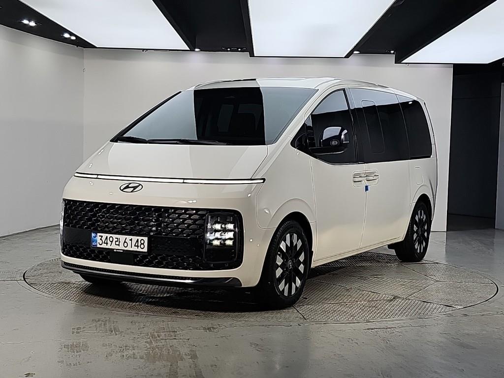 2025 Hyundai Staria 4WD Blanco - Imagen 1