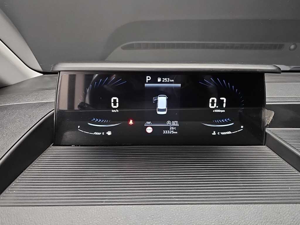 2023 Hyundai Staria 2WD Blanco - Miniatura 7