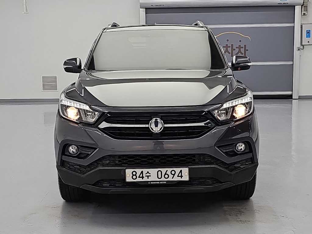 2018 SsangYong Rexton Sports Gris - Miniatura 2