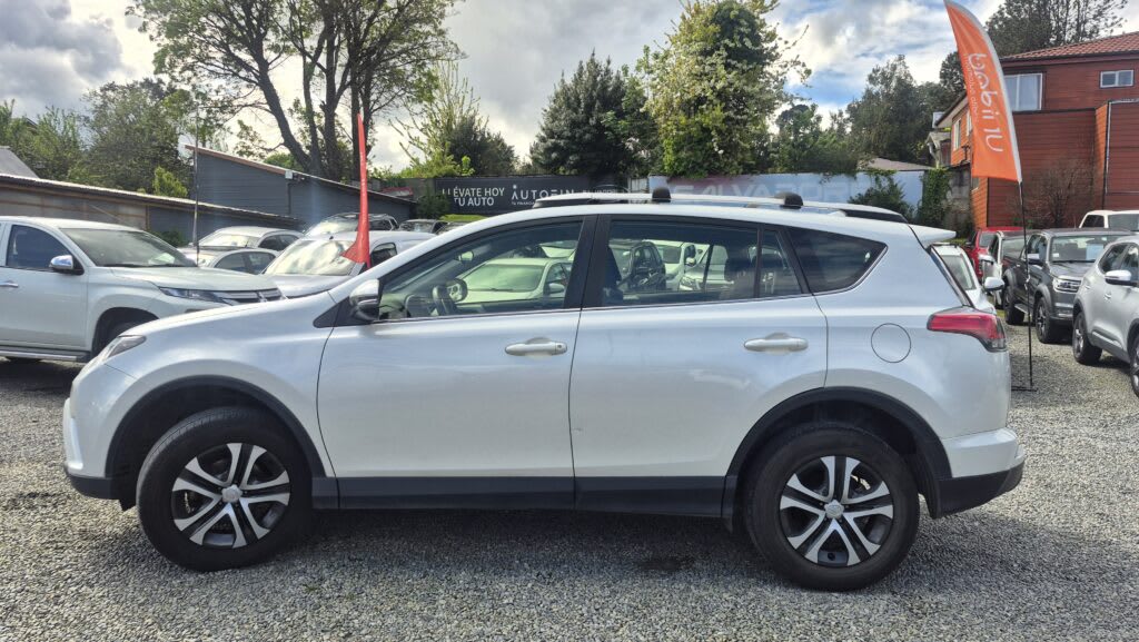 2018 TOYOTA RAV4 2.0 Blanco - Miniatura 2
