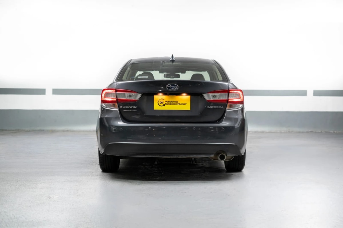2021 Subaru Impreza 4X4 Gris - Miniatura 5