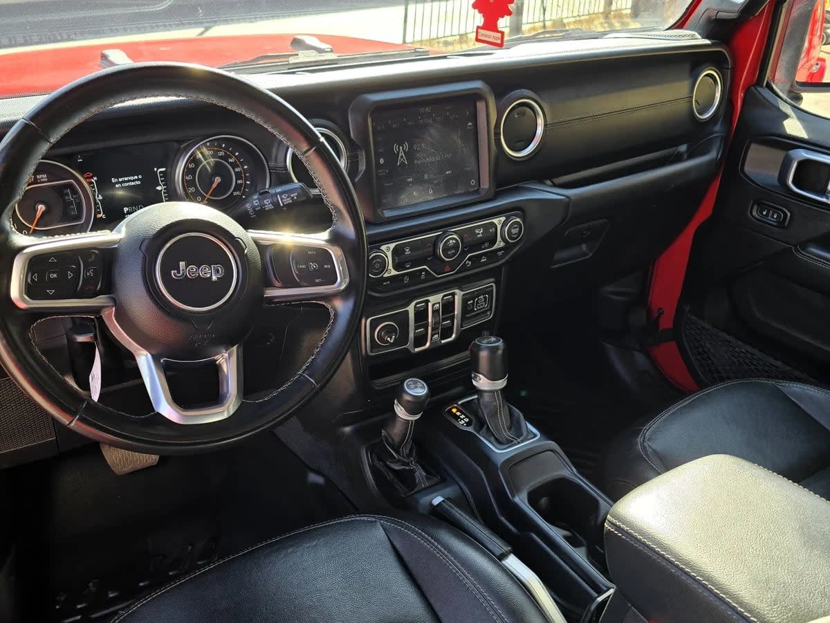 2022 Jeep WRANGLER SAHARA UNLIMITED 3.6 AUT Rojo - Miniatura 7