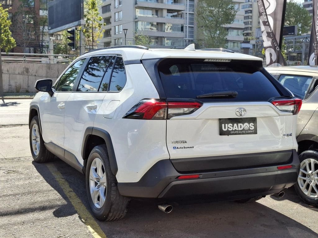 2021 Toyota RAV4 MT - Miniatura 10