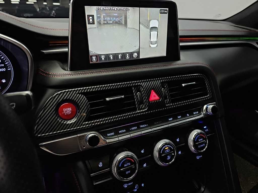 2018 Genesis G70 2.0T - Miniatura 10