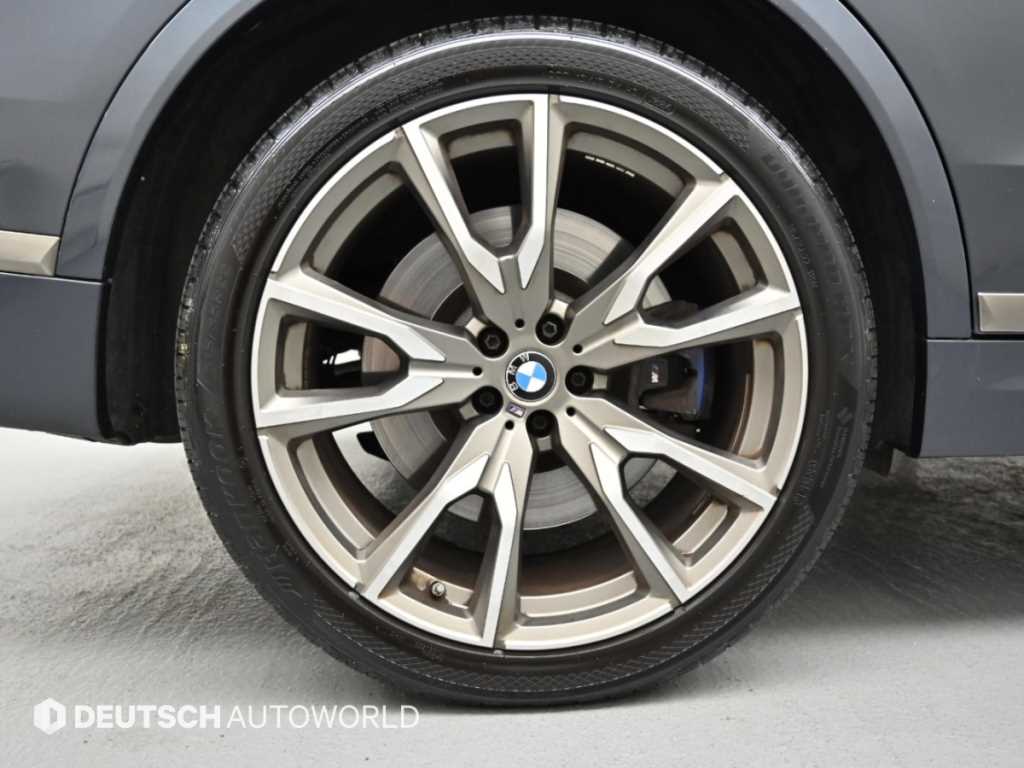 2022 BMW X7 Ref 428635 Gasoline Gris - Miniatura 5