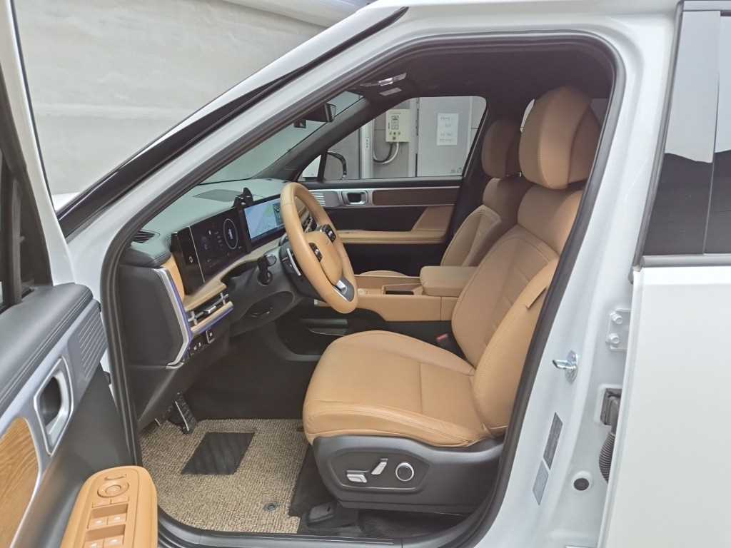 2025 Hyundai Santa Fe Hybrid - Miniatura 5