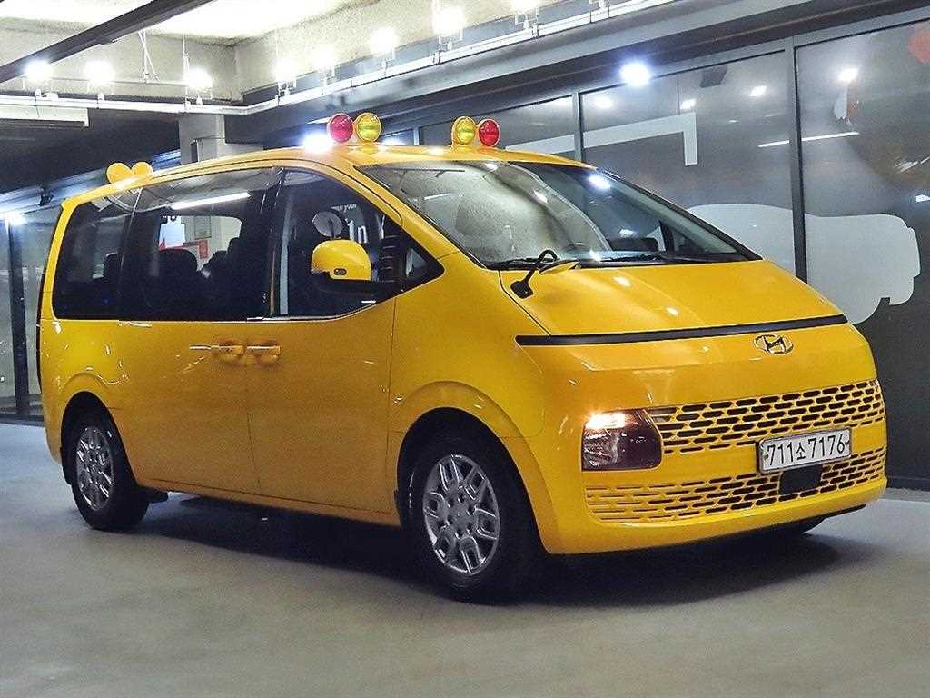 2022 Hyundai Staria Ref 428556 Diesel Amarillo - Imagen 1