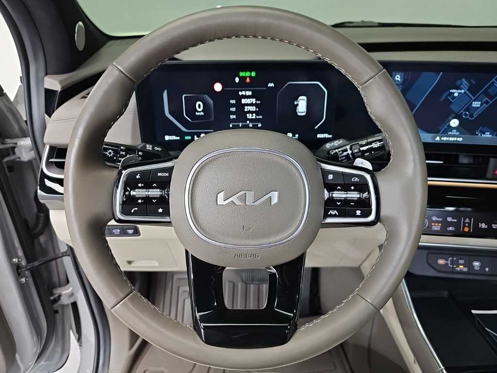 2024 Kia Carnival Hybrid Gris - Miniatura 9