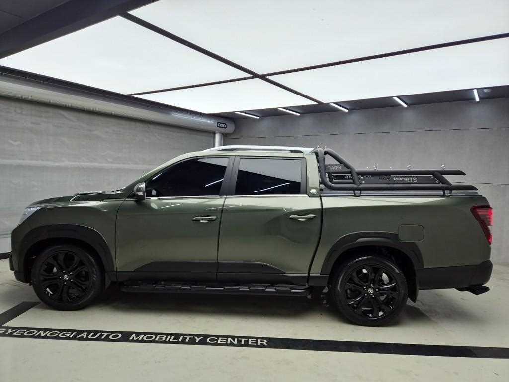 2022 SsangYong Rexton Ref 428611 Diesel Verde - Miniatura 4